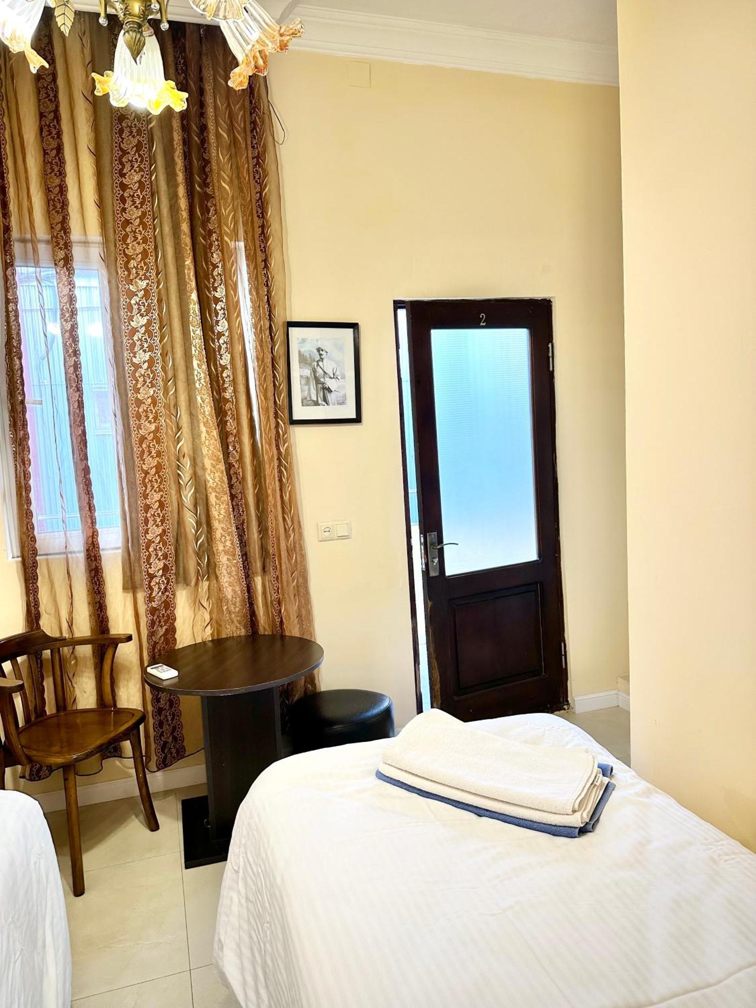 Old Clty Hotel باتومي المظهر الخارجي الصورة