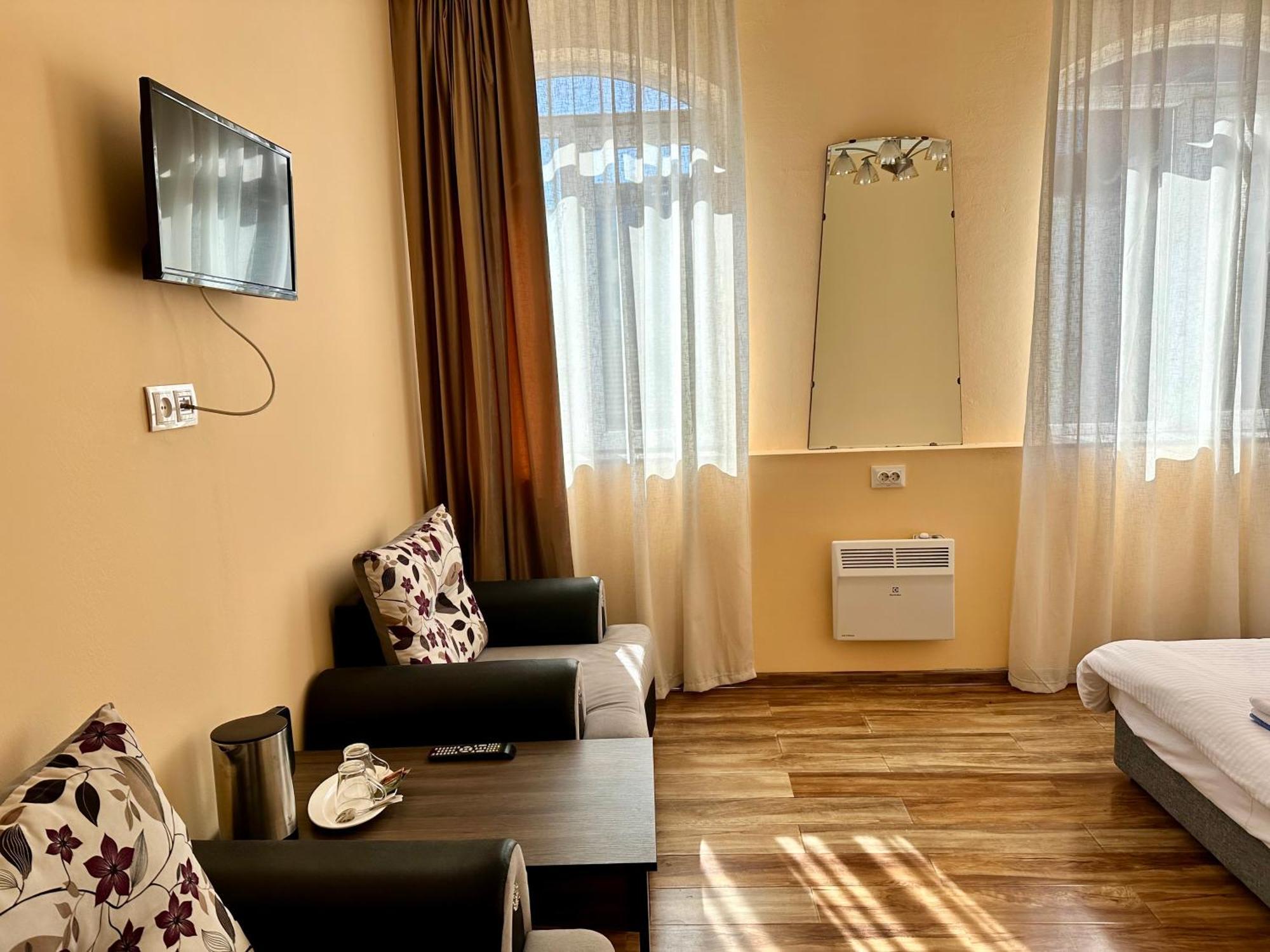 Old Clty Hotel باتومي المظهر الخارجي الصورة