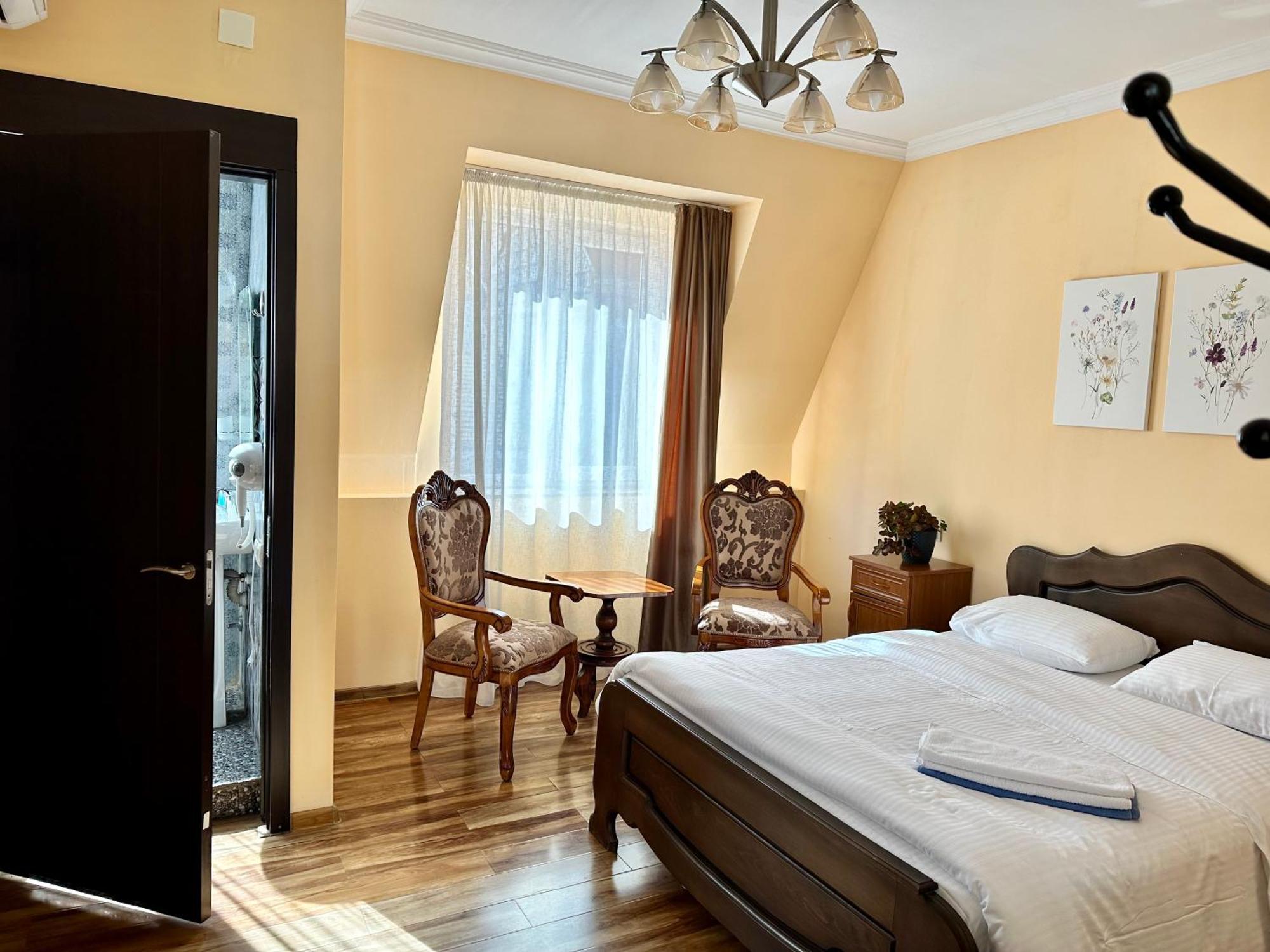 Old Clty Hotel باتومي المظهر الخارجي الصورة