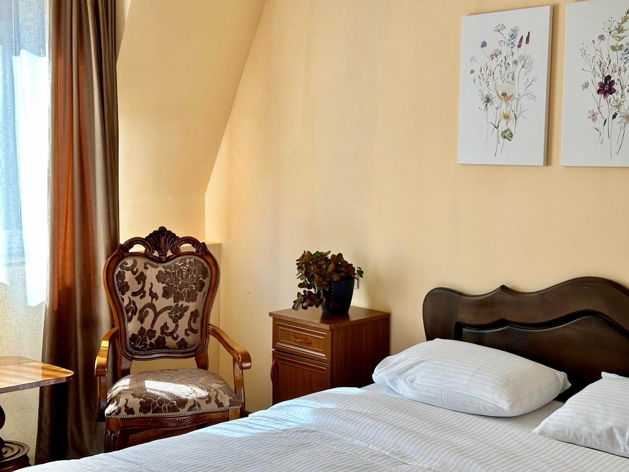Old Clty Hotel باتومي المظهر الخارجي الصورة
