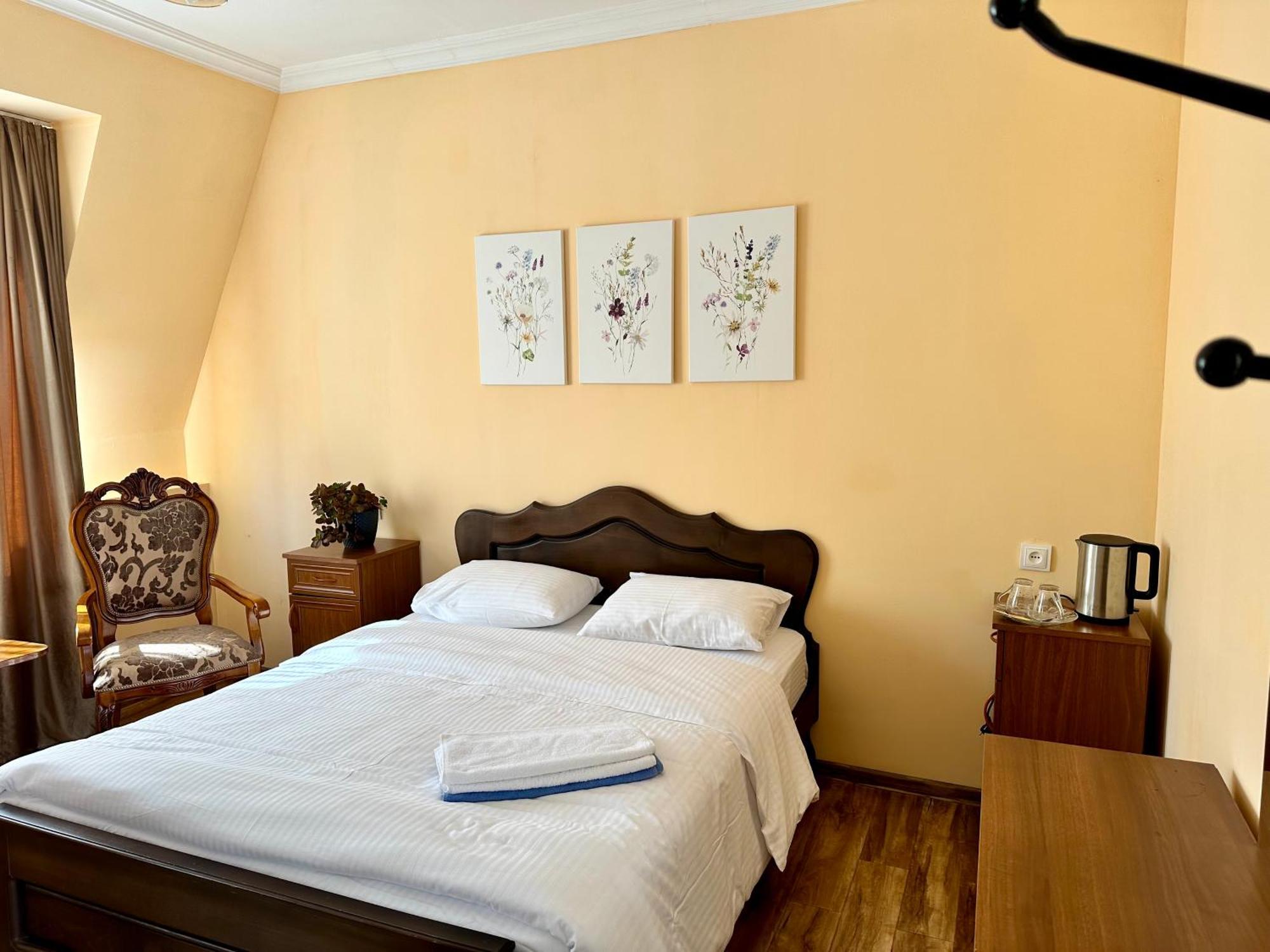 Old Clty Hotel باتومي المظهر الخارجي الصورة