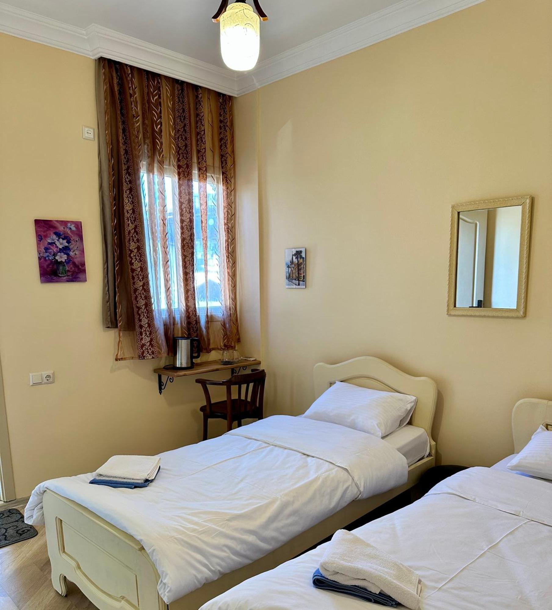 Old Clty Hotel باتومي المظهر الخارجي الصورة