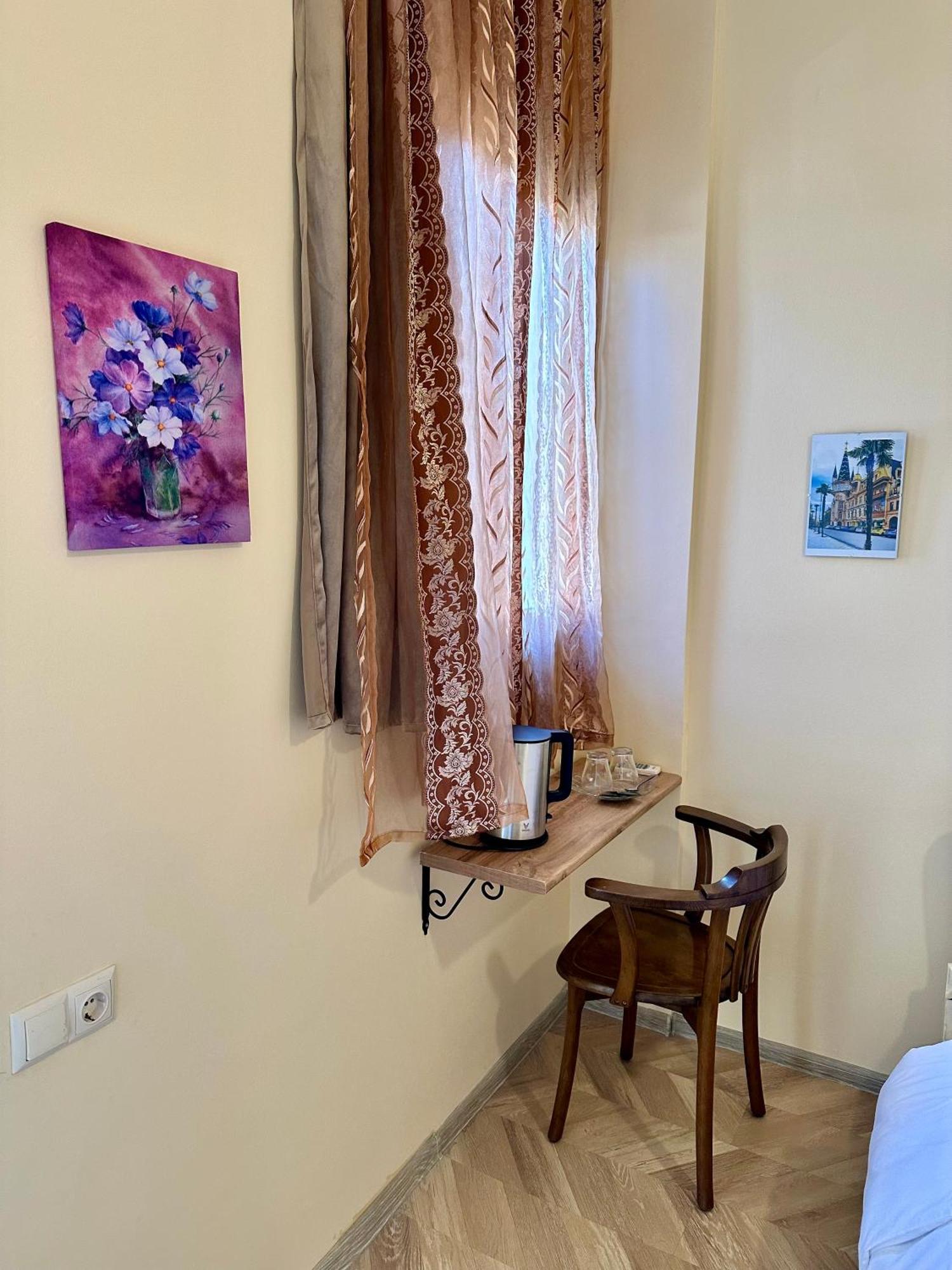 Old Clty Hotel باتومي المظهر الخارجي الصورة