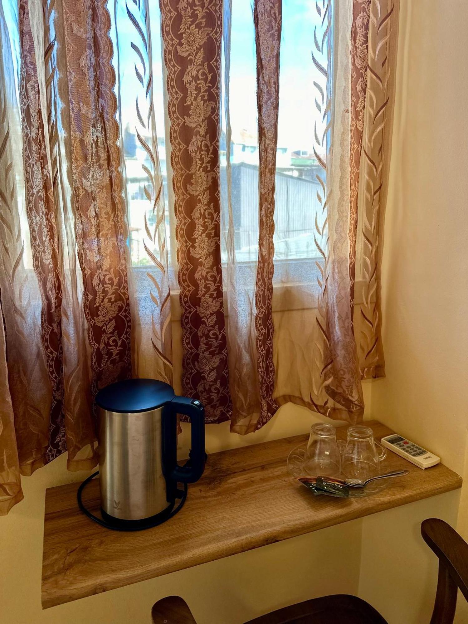 Old Clty Hotel باتومي المظهر الخارجي الصورة