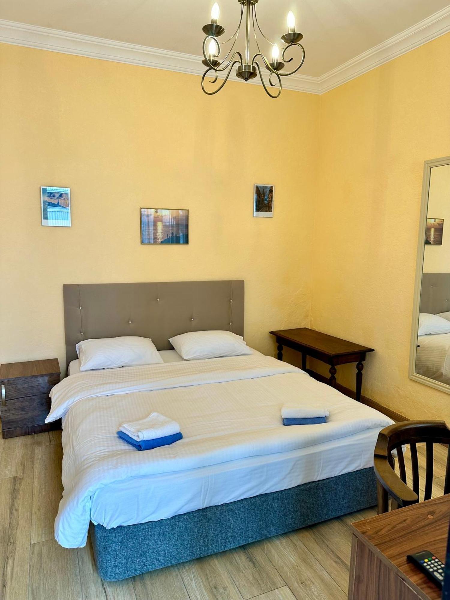 Old Clty Hotel باتومي المظهر الخارجي الصورة